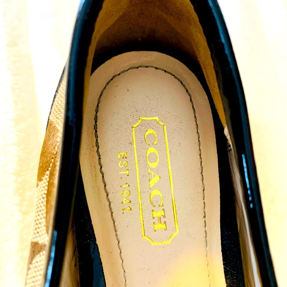 COACH PERRI NWOT GORGEOUS DRIVING MOCCASINS FLATS GOLD HARDWARE SIGNATURE COACH - Picture 5 of 6